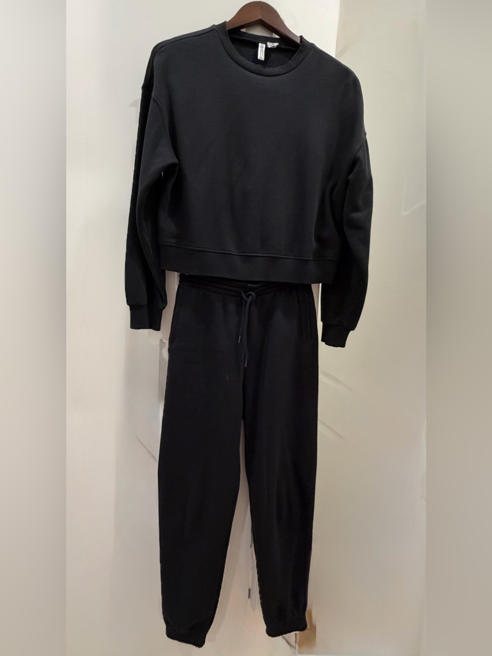 H&M Women’s Black Cropped Sweatshirt & Jogger Set SZ XS